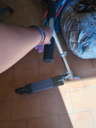 Patinete AVIGO para niños
