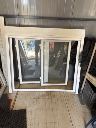 Ventana aluminio abatible