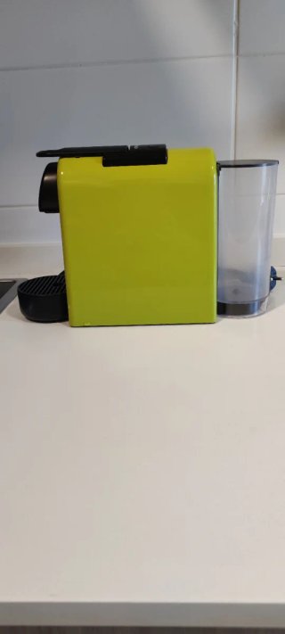 Cafetera Nespresso DeLonghi Essenza mini