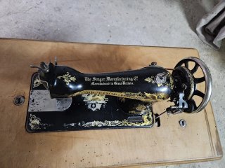 Máquina de coser Singer antigua