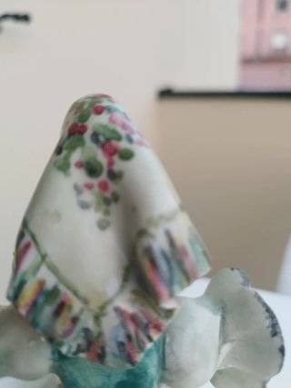 Statuina M. Catelli in ceramica