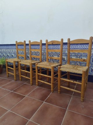Set di 4 sedie in vimini e legno