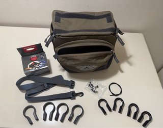 Kit Bolsa VAUDE manillar de bici con impermeable.