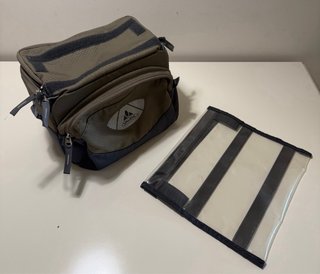 Kit Bolsa VAUDE manillar de bici con impermeable.