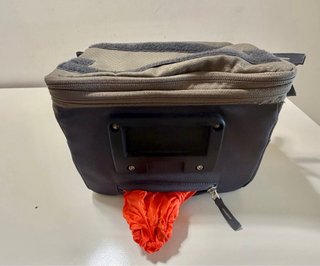 Kit Bolsa VAUDE manillar de bici con impermeable.