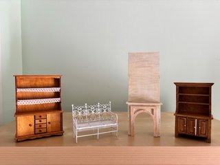 Casa de muñecas con MUCHOS MUEBLES Y ACCESORIOS