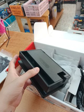 CONSOLA NINTENDO SWITCH 2020 CON ACCESORIOS