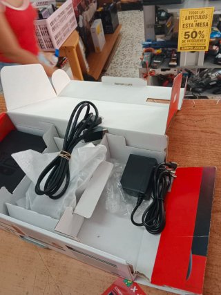 CONSOLA NINTENDO SWITCH 2020 CON ACCESORIOS