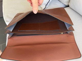 Cartera ejecutiva piel marrón y dorada