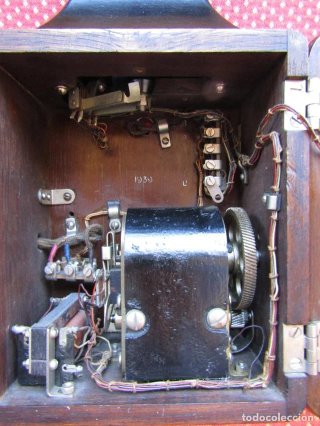 Teléfono antiguo Belga madera y baquelita año 1939