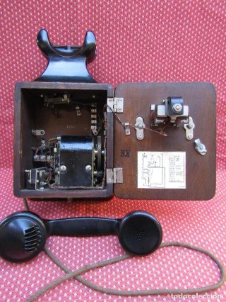 Teléfono antiguo Belga madera y baquelita año 1939