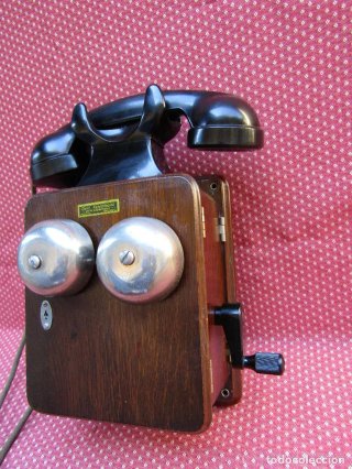 Teléfono antiguo Belga madera y baquelita año 1939