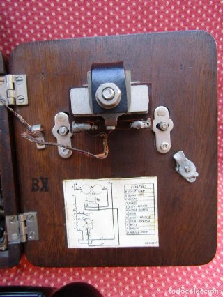 Teléfono antiguo Belga madera y baquelita año 1939
