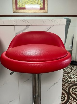 Taburetes Altos Rojos perfecto estado