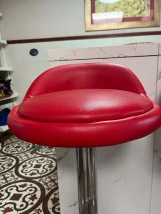 Taburetes Altos Rojos perfecto estado