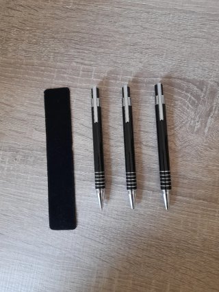 Lote 3 bolígrafos negros de pulsador x 2 €