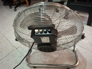 Ventilador Klindo Industrial Plata.90 w.