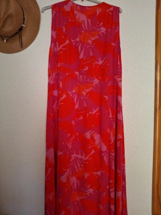 Vestido largo floral Mango