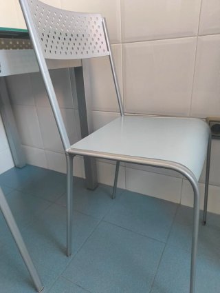 Mesa cocina extensible + 2 sillas