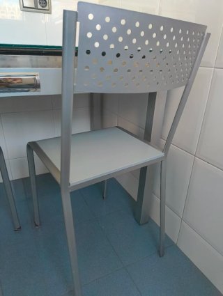 Mesa cocina extensible + 2 sillas