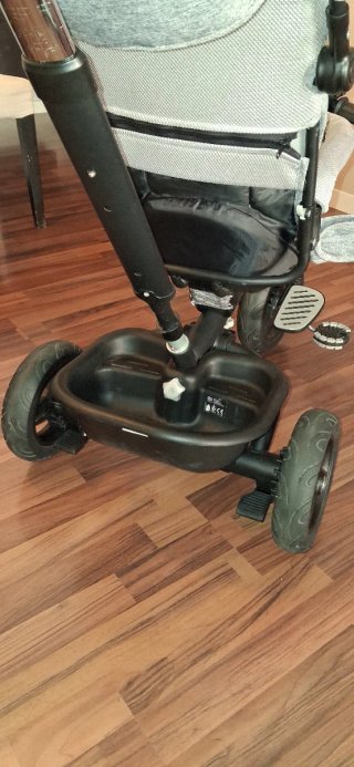 Triciclo evolutivo Kinderkraft gris