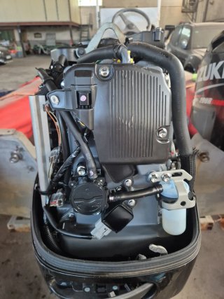 Fueraborda Suzuki 50cv + remolque y neumática