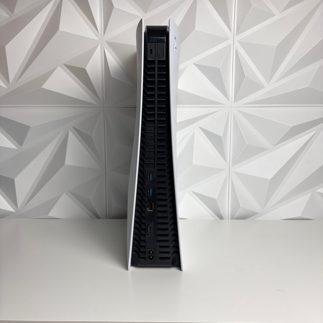 PlayStation 5 825GB | 2 Controller | Come Nuovo