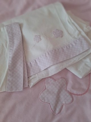 Vestiduras Minicuna Allegra Rosas y Sábanas