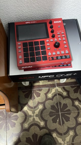 Akai MPC ONE+ Roja