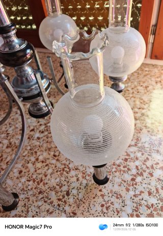 Lámpara de techo antigua de cristal y metal