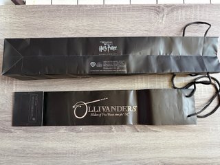 2 Bolsas Cartón Ollivanders Harry Potter USJ