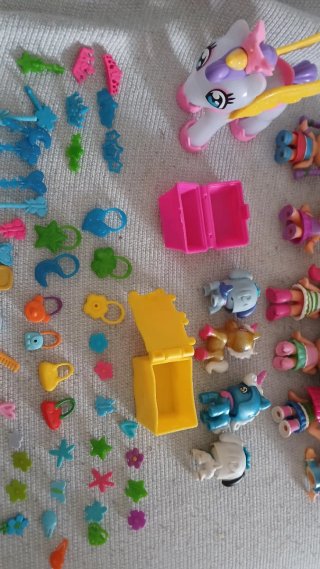 Lote Figuras Muñecas Pin y Pon Accesorios