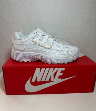 Nike P6000 Talla 42 Blancas