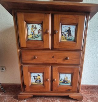 Mueble auxiliar decorativo madera y cerámica