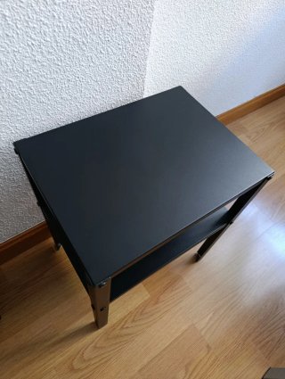 Mesa auxiliar Ikea KNARREVIK negra