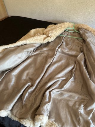 Abrigo largo pelo real beige