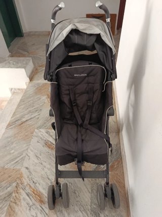 Carrito de paseo Maclaren negro