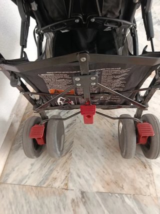 Carrito de paseo Maclaren negro