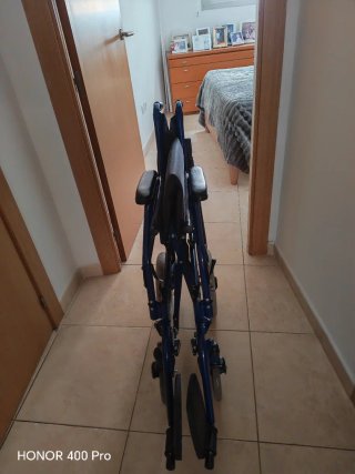 Silla de ruedas poco uso