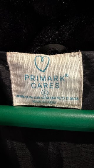 Abrigo acolchado negro Primark – Talla L