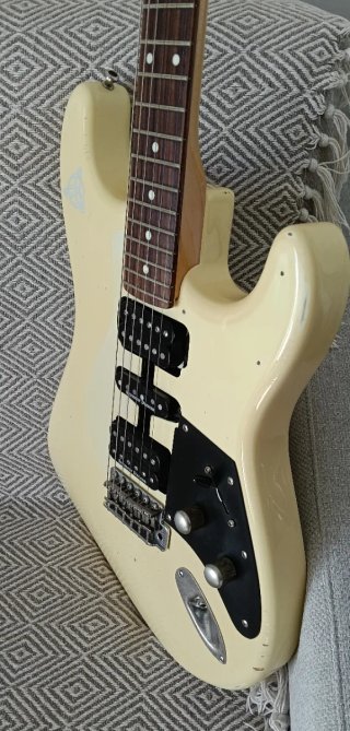 Guitarra Eléctrica Strato Color Crema