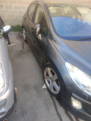 Peugeot 308 asiento cuero negro año  2008