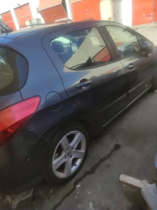 Peugeot 308 asiento cuero negro año  2008