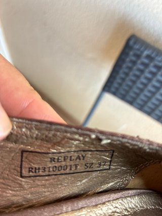 Zapatos de tacón Replay marrones con detalles