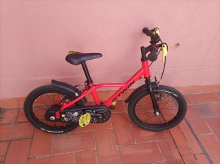 Bicicleta infantil roja Btwin