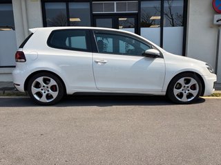 Volkswagen Golf 210cv