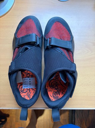 Zapatillas Nike Spinning Negras y Rojas