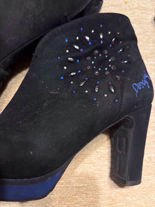 Botines Desigual negros con pedrería