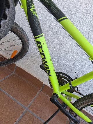Bicicleta de montaña infantil verde + casco