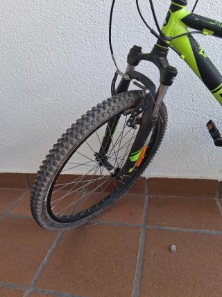 Bicicleta de montaña infantil verde + casco